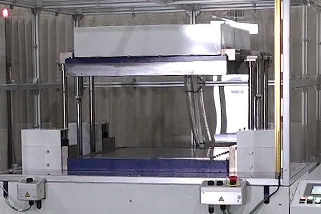 Vacuum Bonding Machine